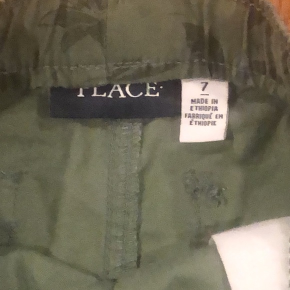 Cute kids shorts army green size 7 - Picture 3 of 3